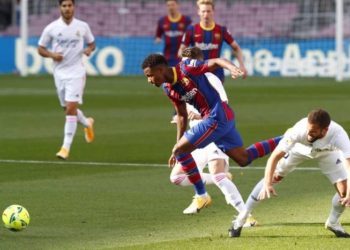 أنسو فاتي يدخل تاريخ الكلاسيكو من أوسع الأبواب