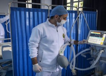 مرضى “كوفيد-19” معرضون لهذه المضاعفات الخطيرة