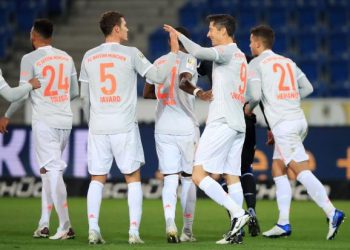 بطولة ألمانيا: ثنائيتان لليفاندوفسكي ومولر والبديلان رويس وهالاند ينقذان دورتموند