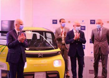 سيارة (Citroën Ami) خاصة بشبكة توزيع البريد والطرود بالبيضاء