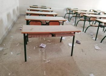 مراكش : أستاذة بثانوية يشتكون تراكم الأزبال داخل الاقسام (صور)