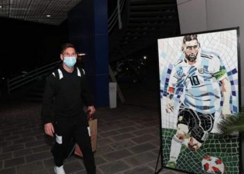 ميسي يصل الأرجنتين استعدادا لتصفيات كأس العالم