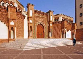 مطالبة واسعة بإعادة فتح المساجد واقامة صلاة الجمعة