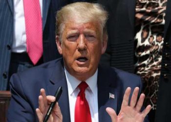 “فيسبوك” يفكك حملة داعمة لترامب لاعتباره أنها مضللة للناخبين الأميركيين