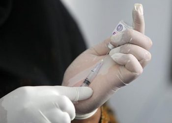 “يوتيوب” يحظر الفيديوهات المروجة للمعلومات الخاطئة عن لقاحات كورونا