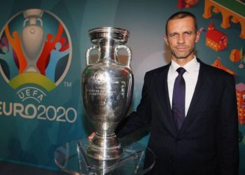 رئيس “يويفا” يرجح تخفيض عدد الدول المستضيفة ليورو 2020