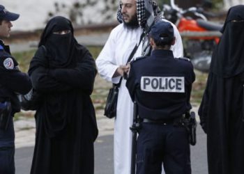 حدود حرية التعبير تتوقف عند احترام حساسية الآخرين