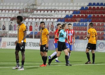 الحكمة بشرى كربوبي تقود مباراة المغرب التطواني وأولمبيك خريبكة