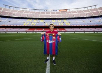 برشلونة يعلن تعاقده مع المدافع الأميركي الشاب ديست من اياكس