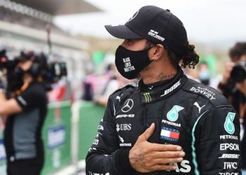 هاميلتون يفوز بسباق ايميليا روما ومرسيدس يحصد لقب فورمولا1