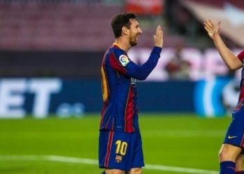 الدوري الإسباني: ميسي يقود برشلونة إلى فوز مقنع على بيتيس