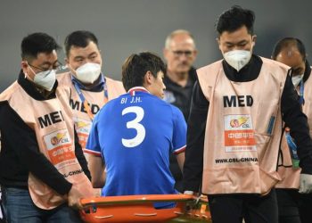 الدوري الصيني يتحول إلى ساحة معركة بسبب كورونا