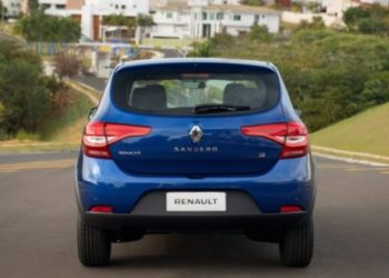 رونو طنجة..  يرسل أول شحنة من سيارات “بي جي إي” لكل من فرنسا ورومانيا