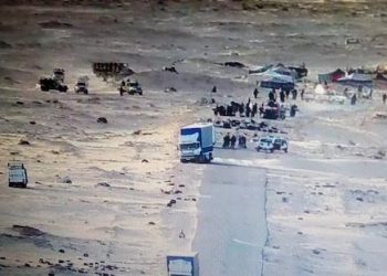 البوليساريو أحرقت مخيمها بالگرگرات لإلصاق التهمة بالجيش المغربي والمينورسو وثقت هروبها (صور)