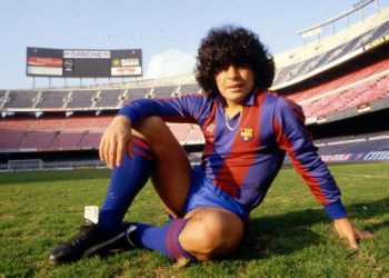 برشلونة ينعى الراحل مارادونا