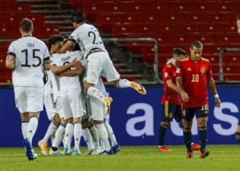 لاروخا يبحث عن هزيمة ألمانيا منذ مونديال جنوب أفريقيا