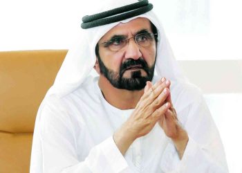 الشيخ محمد بن راشد يتلقى لقاح كورونا (صورة)
