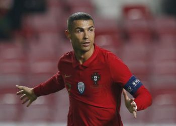 8 أهداف تفصل رونالدو عن رقم قياسي عالمي