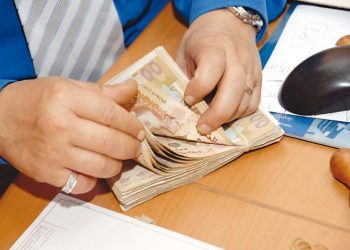 فجوة الأجور في القطاعين العام والخاص آخذة في الاتساع