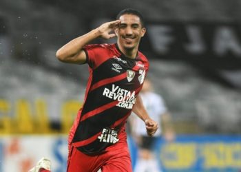باراناينسي يهزم متصدر الدوري البرازيلي