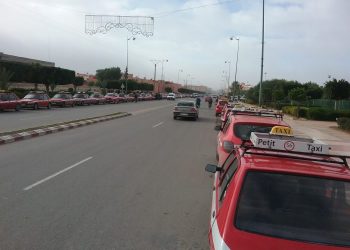 كلميم: مهنيي سيارة الأجرة يطالبون باستفادتهم من لقاح كورونا خلال المرحلة الأولى