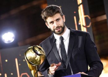 بيكيه يخطط لتولي عرش برشلونة