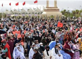 الصحراويون يخرجون للإشادة بحكمة الملك وبقرار أمريكا