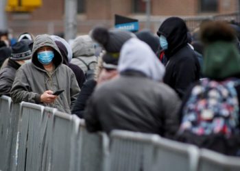 مسؤول بإدارة الرئيس ترامب اقترح نشر كورونا بين الشباب لتطوير مناعة القطيع