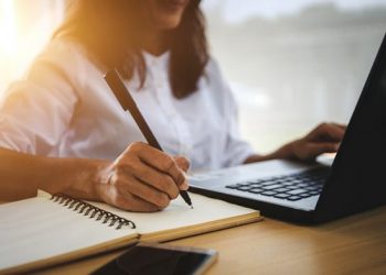 كلية الآداب بأكادير تعتمد تقنية الحساب الإلكتروني الشخصي للطالب لتقديم مختلف خدماتها