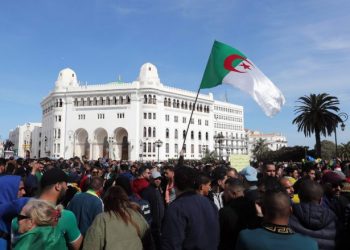 تقرير دولي يرصد غياب “ضمانة نقابية” للعمال في الجزائر