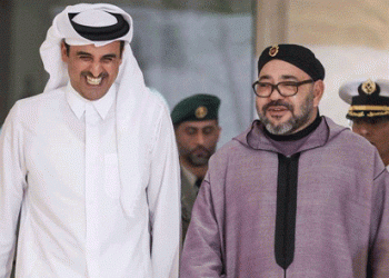 جلالة الملك يبحث تعزيز علاقات البلدين مع أمير قطر
