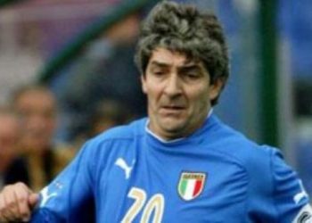 سرقة منزل لاعب كرة قدم خلال جنازته