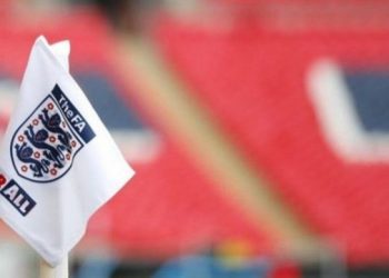 في الجولة 6 من الدوري الإنجليزي: “كوفيد-19” يرخي بظلاله ويتسبب بتأجيل مباراة ثانية للموسم