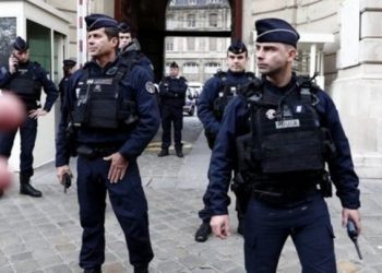 فرنسا: عصابة أشرار باعت أسلحة لمهربي المخدرات واليمين المتطرف