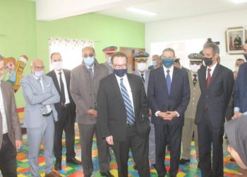 ديفيد شينكر يحضر افتتاح مركز للتربية عن طريق الرياضة بالعيون