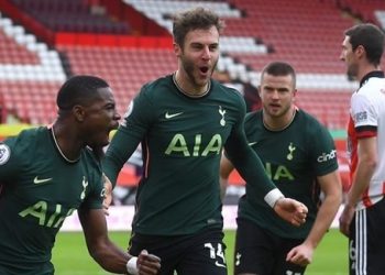 الدوري الإنجليزي: توتنهام يستعيد التوزان ويشدد الخناق على ليفربول قبل قمته مع يونايتد