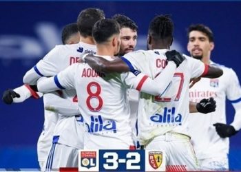 ليون يعزز صدارته للدوري الفرنسي بالفوز على لنس