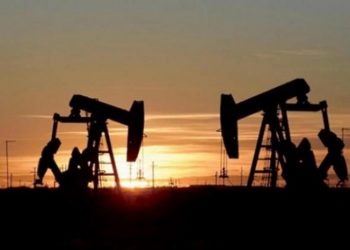 أسعار النفط: 51.80 دولارا لبرنت و48.52 دولارا للخام الأمريكي