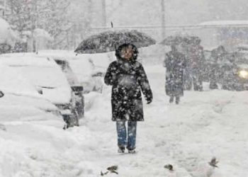 الأحوال الجوية.. الثلوج أغلقت أكثر من 30 محورا طرقيا