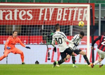 الدوري الإيطالي: يوفنتوس يلحق الخسارة الأولى بميلان المتصدر