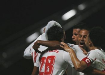 براجانتينو يكرم وفادة ضيفه ساوباولو في الدوري البرازيلي