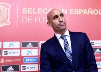 رئيس الاتحاد الإسباني يغيب عن نهائي كأس السوبر