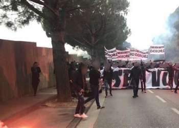 تأجيل مباراة مرسيليا مع رين بسبب شغب الجماهير