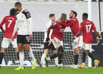 مانشستر يونايتد يقلب الطاولة على فولهام ويستعيد صدارة الدوري الإنجليزي