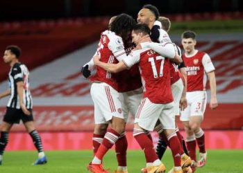 الدوري الإنجليزي: أوباميانغ يتوهج ويقود آرسنال لسحق على نيوكاسل