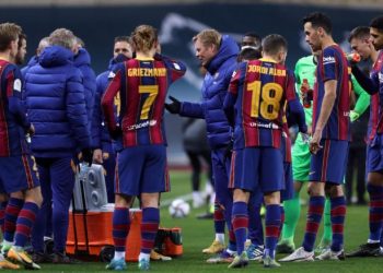 برشلونة يصل من إشبيلية ولن يعود للملعب حتى الأربعاء