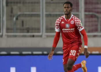 إصابة لاعب ماينز الألماني بفيروس كورونا مجدداً