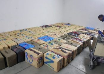 فتح تحقيق في محاولة تهريب طنين و 380 كيلوغرام من الحشيش بالناظور