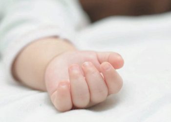 أمن تاوريرت يتفاعل مع فيديو اعتداء أم على رضيعها