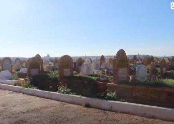 مقبرة بلعباس بسلا بعد الفيضان الذي لحق بها ودمر القبور